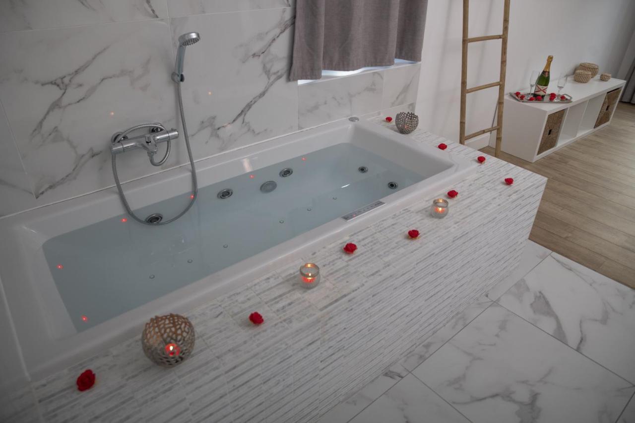 Triplex 110 M2 Centre Historique Avec Jacuzzi Dinan Leilighet Eksteriør bilde